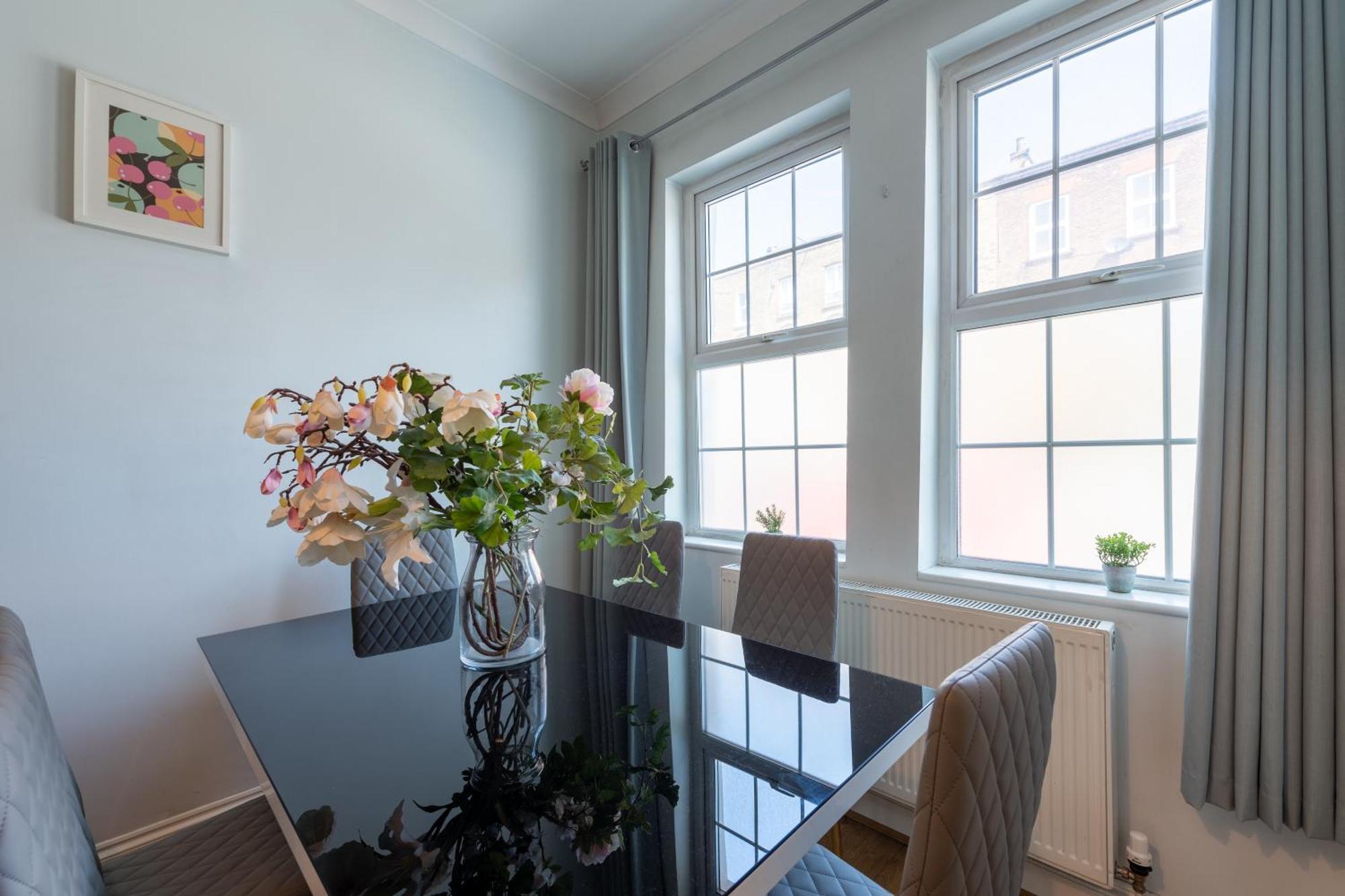 Spacious Comfy 2Br Flat Лондон Екстер'єр фото
