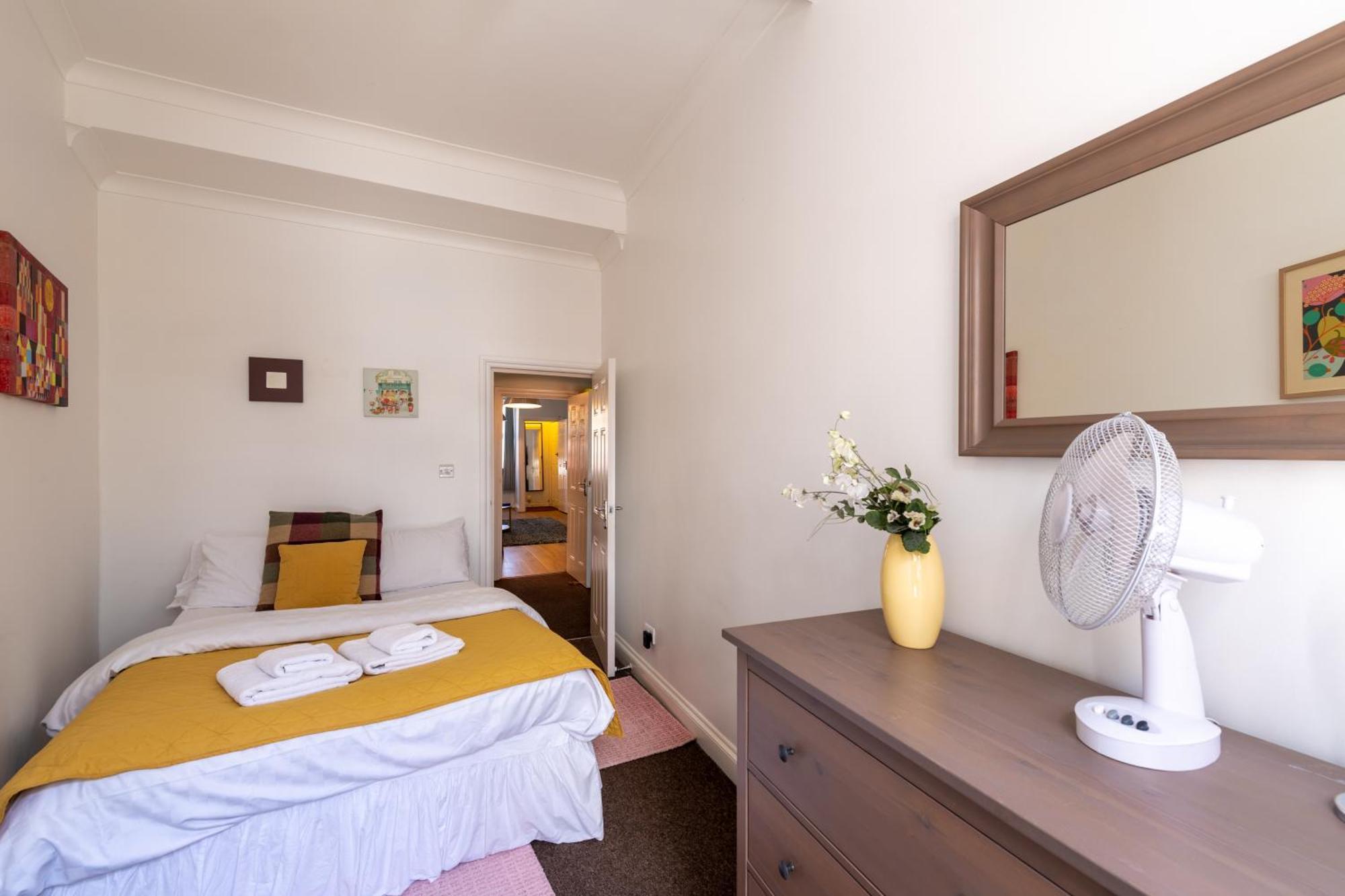 Spacious Comfy 2Br Flat Лондон Екстер'єр фото